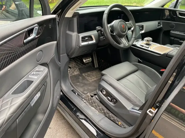 Hongqi Hongqi E-HS9 2021 460km Flagship Comfort 6-seater — Фото автомобиля 8