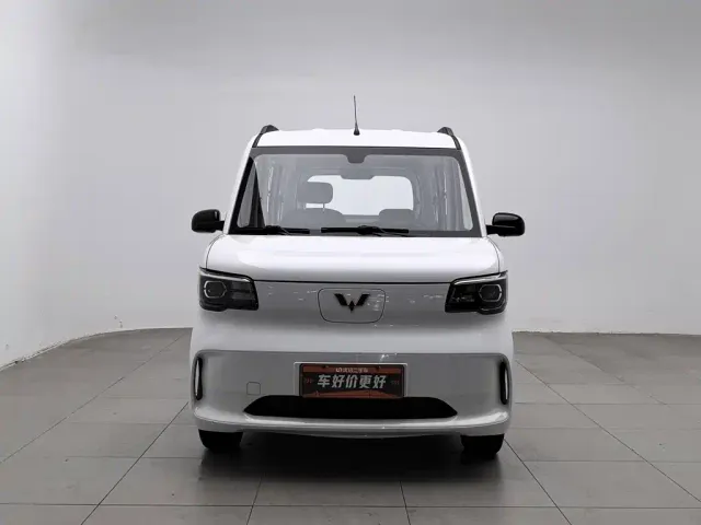 Wuling Zhiguang NEV — Фото автомобиля 3