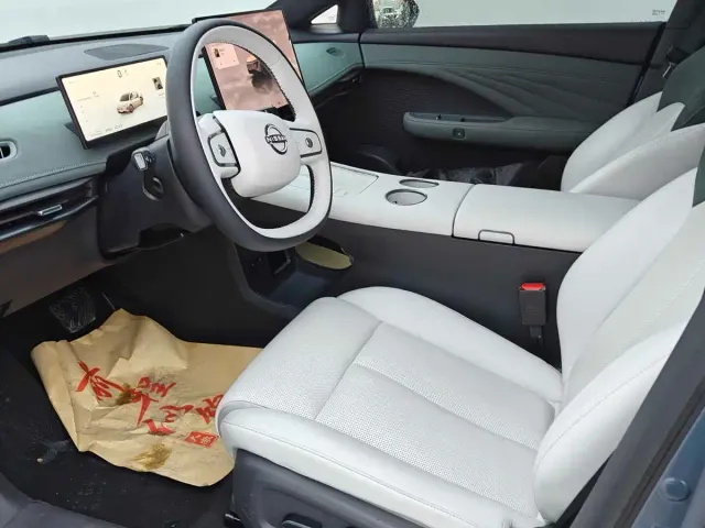 Nissan N7 — Фото автомобиля 5