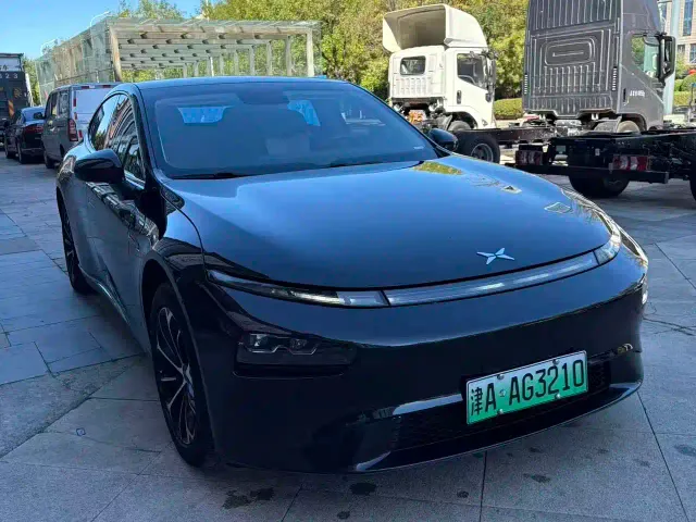 Xpeng P7 — Фото автомобиля 3