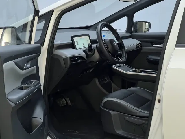 Hycan Z03 — Фото автомобиля 9