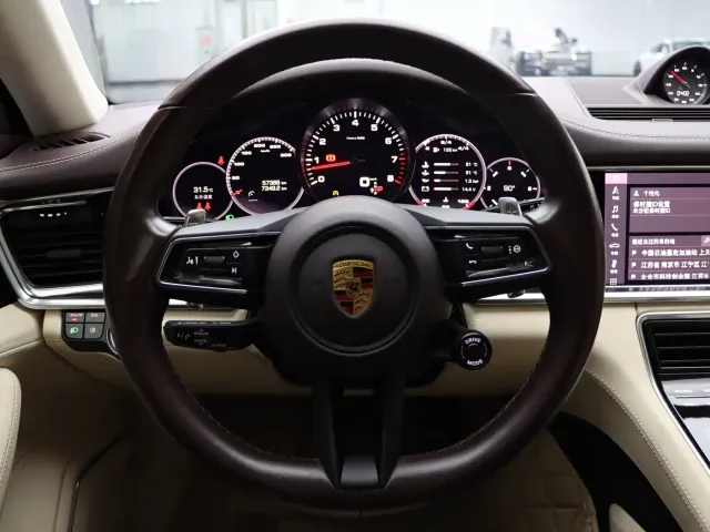 Porsche Panamera — Фото автомобиля 16