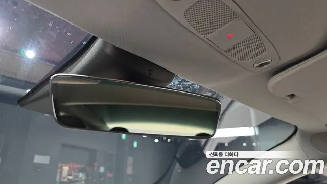 Tesla Model 3 — Фото автомобиля 29