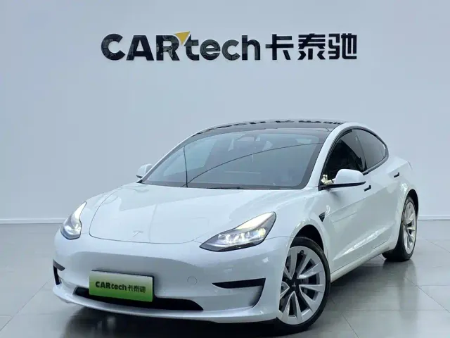 Tesla Model 3 — Фото автомобиля 11