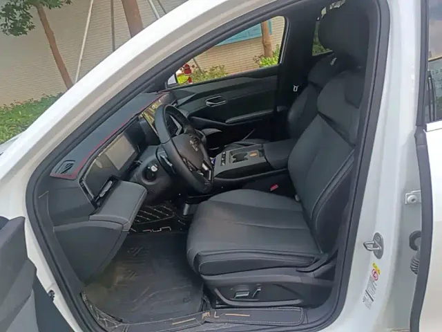 BYD Qin L — Фото автомобиля 14