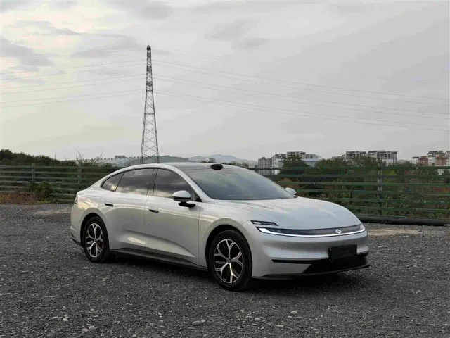 Changan Qiyuan A06 — Фото автомобиля 3