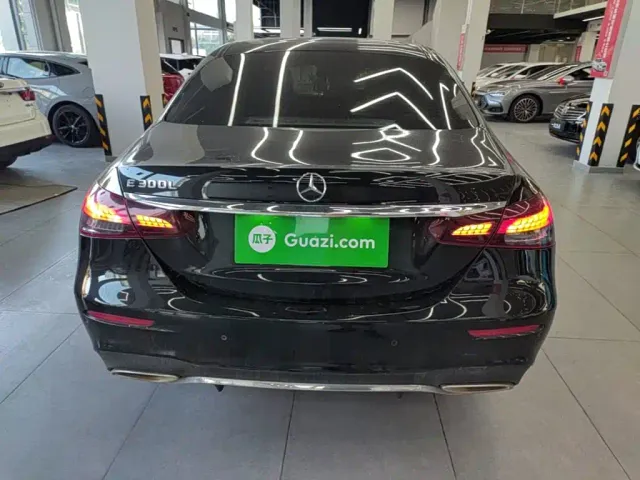 Mercedes-Benz E-Class — Фото автомобиля 5