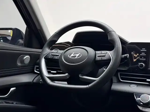 Hyundai Elantra — Фото автомобиля 11