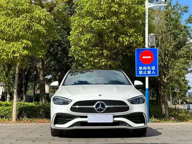 Mercedes-Benz C-Class — Фото автомобиля 2