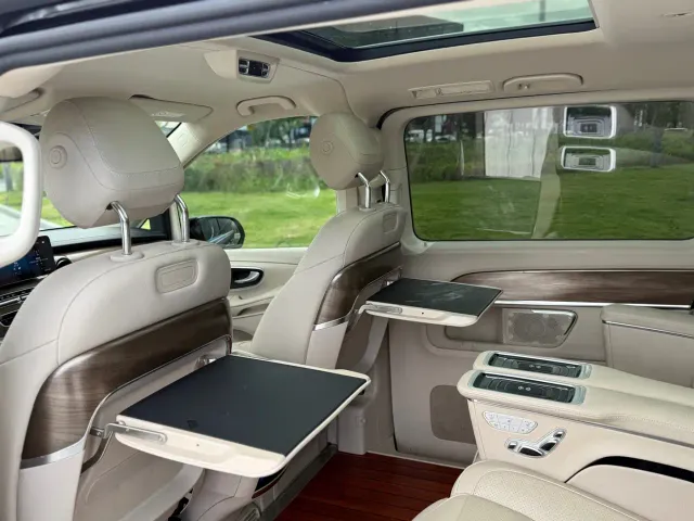 Mercedes-Benz V-Class — Фото автомобиля 12