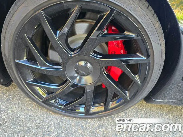 Tesla Model S — Фото автомобиля 13