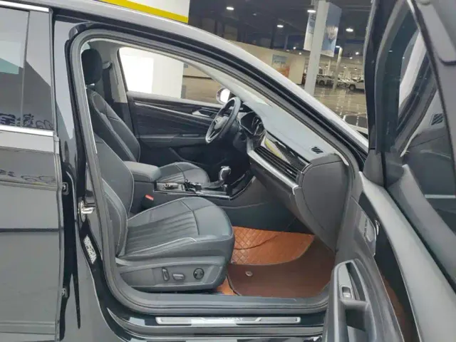 Volkswagen Passat — Фото автомобиля 8