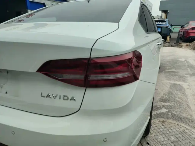 Volkswagen Lavida — Фото автомобиля 7