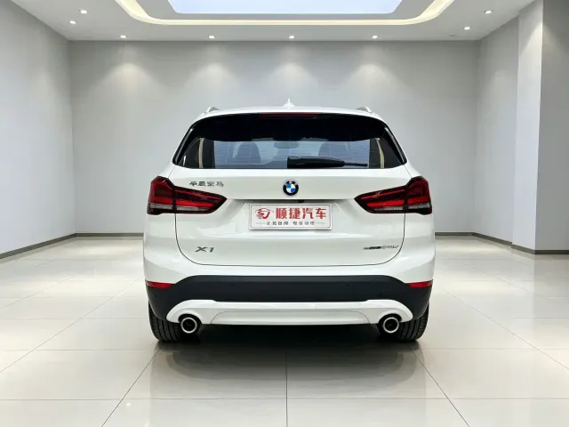 BMW X1 — Фото автомобиля 11