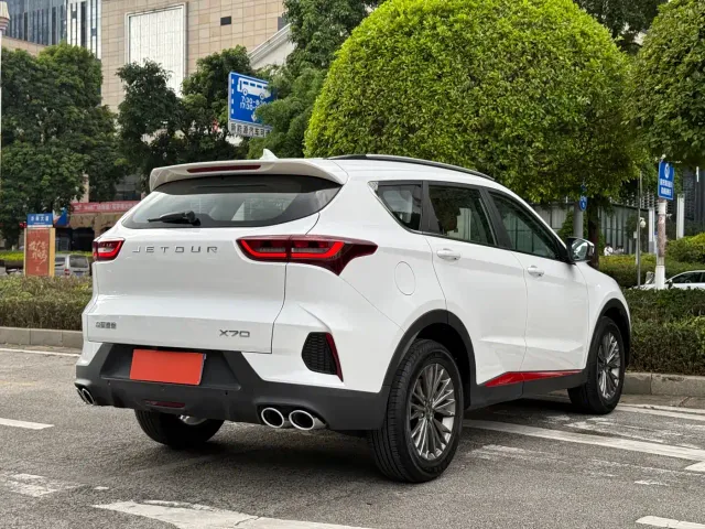 Jetour X70 — Фото автомобиля 6