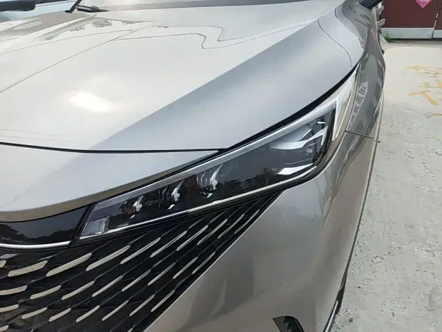 Roewe RX5 — Фото автомобиля 23