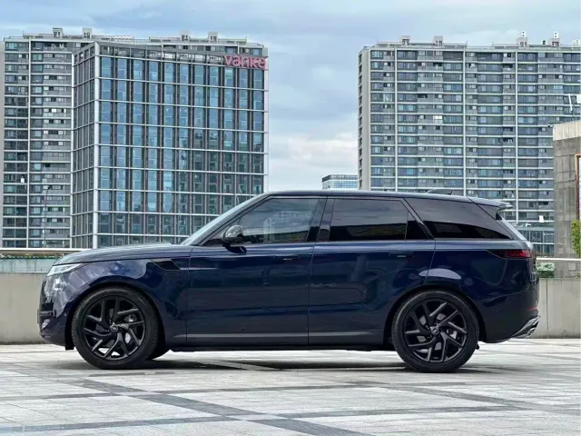 Land Rover Range Rover Sport — Фото автомобиля 4