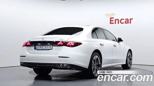 Mercedes-Benz E-Class W214 — Фото автомобиля 2