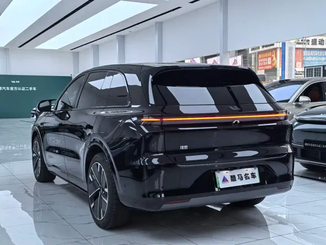 Li Auto L6 — Фото автомобиля 13