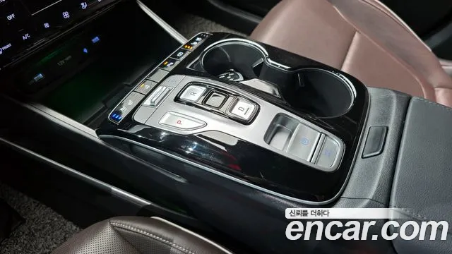 Hyundai Tucson Tucson (NX4) Бензин 1.6 турбо 2WD — Фото автомобиля 9