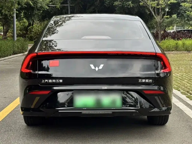 Wuling Starlight — Фото автомобиля 5