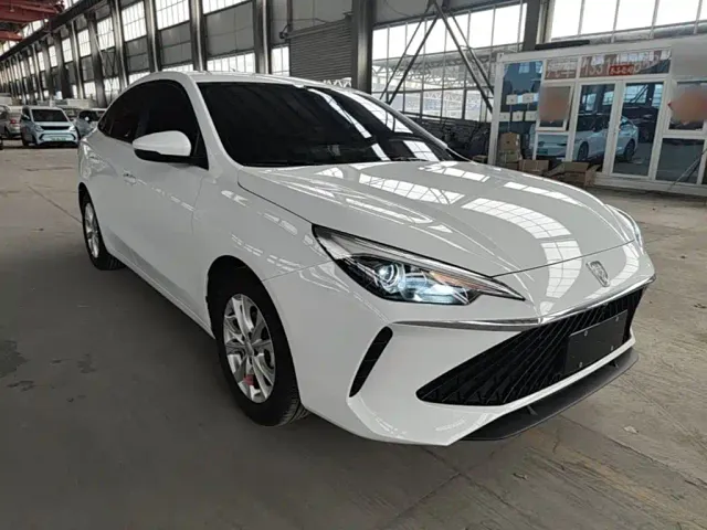 Roewe i5 — Фото автомобиля 3