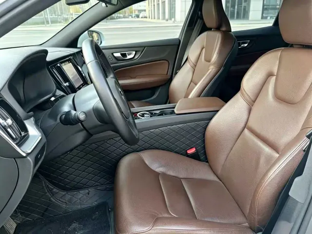 Volvo S60 — Фото автомобиля 7