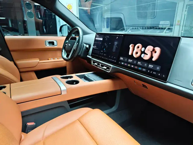 Li Auto L8 — Фото автомобиля 11