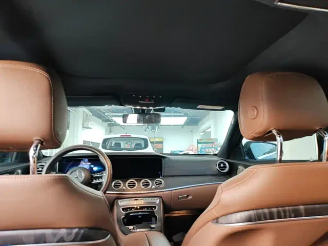Mercedes-Benz E-Class — Фото автомобиля 17