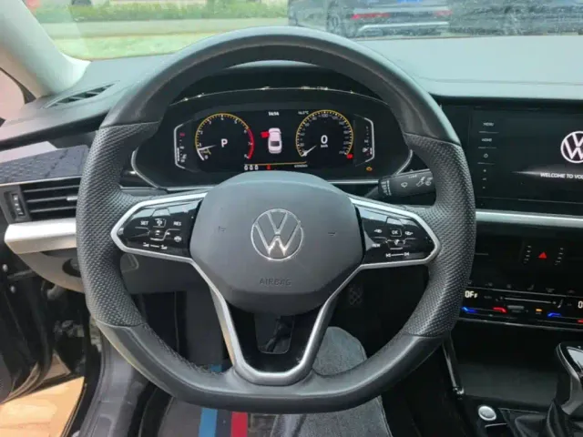 Volkswagen Passat — Фото автомобиля 10
