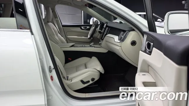 Volvo XC60 2nd Gen — Фото автомобиля 16