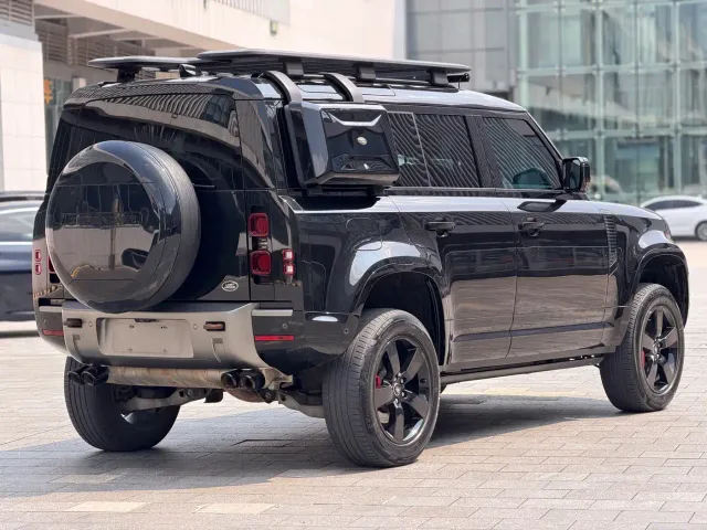 Land Rover Defender — Фото автомобиля 17