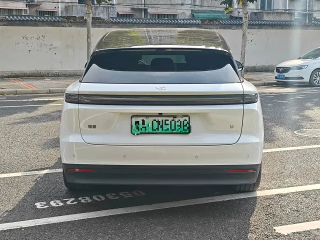 Li Auto i6 — Фото автомобиля 8