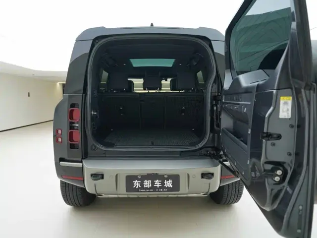 Land Rover Defender — Фото автомобиля 5