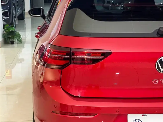 Volkswagen Golf GTI — Фото автомобиля 15