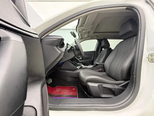 Peugeot 2008 — Фото автомобиля 18