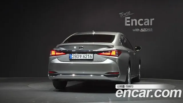 Lexus ES 7th Gen — Фото автомобиля 4