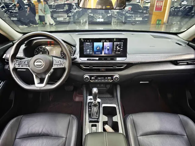 Nissan Teana — Фото автомобиля 13