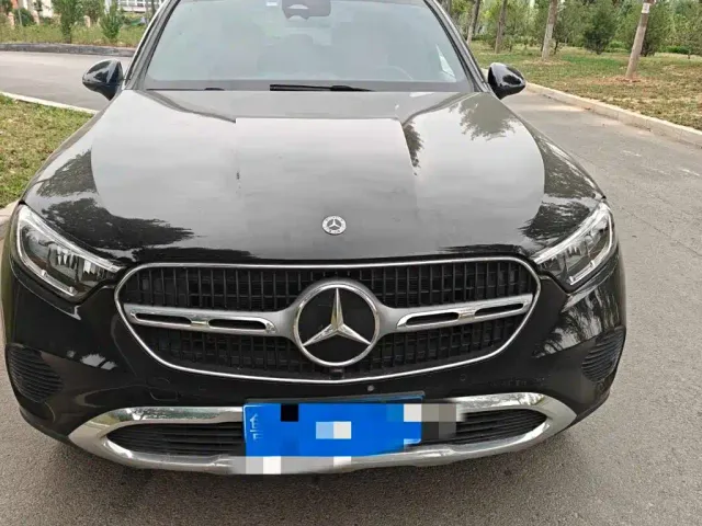 Фотография автомобиля — Mercedes-Benz GLC-Class
