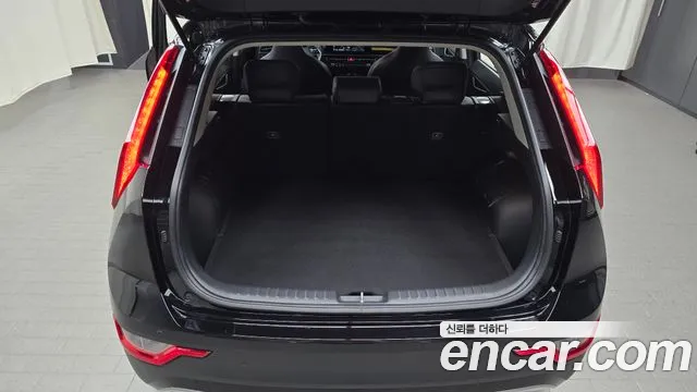 Kia Niro — Фото автомобиля 29
