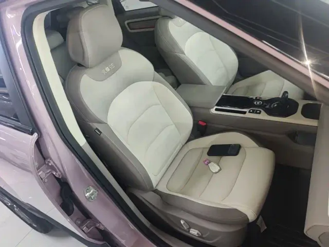 Geely ICON — Фото автомобиля 24