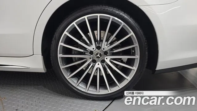 Mercedes-Benz S-Class — Фото автомобиля 20