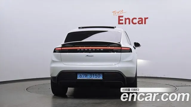 Porsche Macan — Фото автомобиля 4