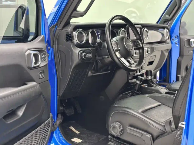 Jeep Wrangler — Фото автомобиля 25