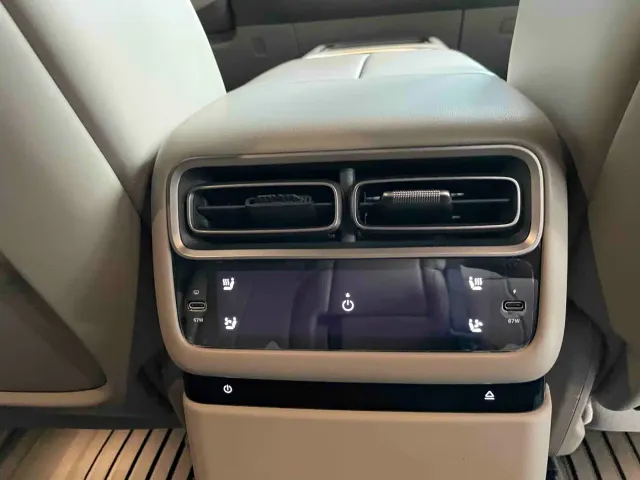 Li Auto i6 — Фото автомобиля 13