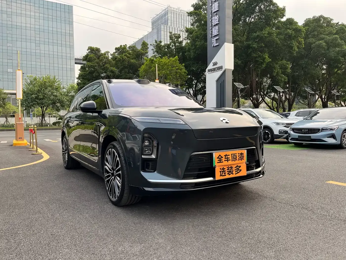 NIO NIO ES8 2025 Base Model — Фото автомобиля 7