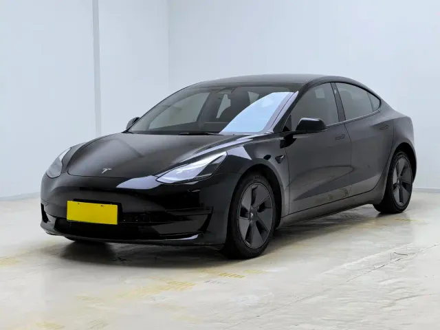 Фотография автомобиля — Tesla Model 3