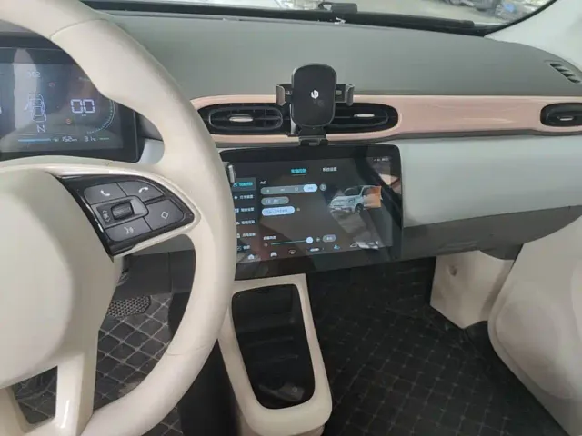 Leapmotor T03 — Фото автомобиля 12