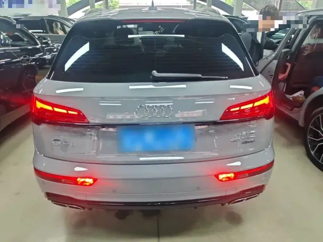 Audi Q5L — Фото автомобиля 5