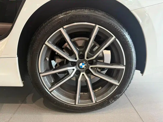BMW 3 Series — Фото автомобиля 25